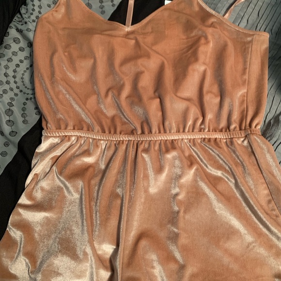 Two rompers pjs Victoria Secret and Forever 21 M - Picture 2 of 4